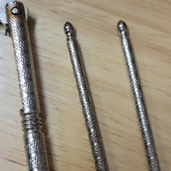 Vintage Wooden Nut Bowl with Cracker & Picks - Picture 6 of 13